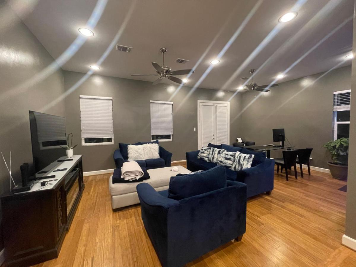 N-E-G Skai Midtown Of Houston Βίλα Εξωτερικό φωτογραφία