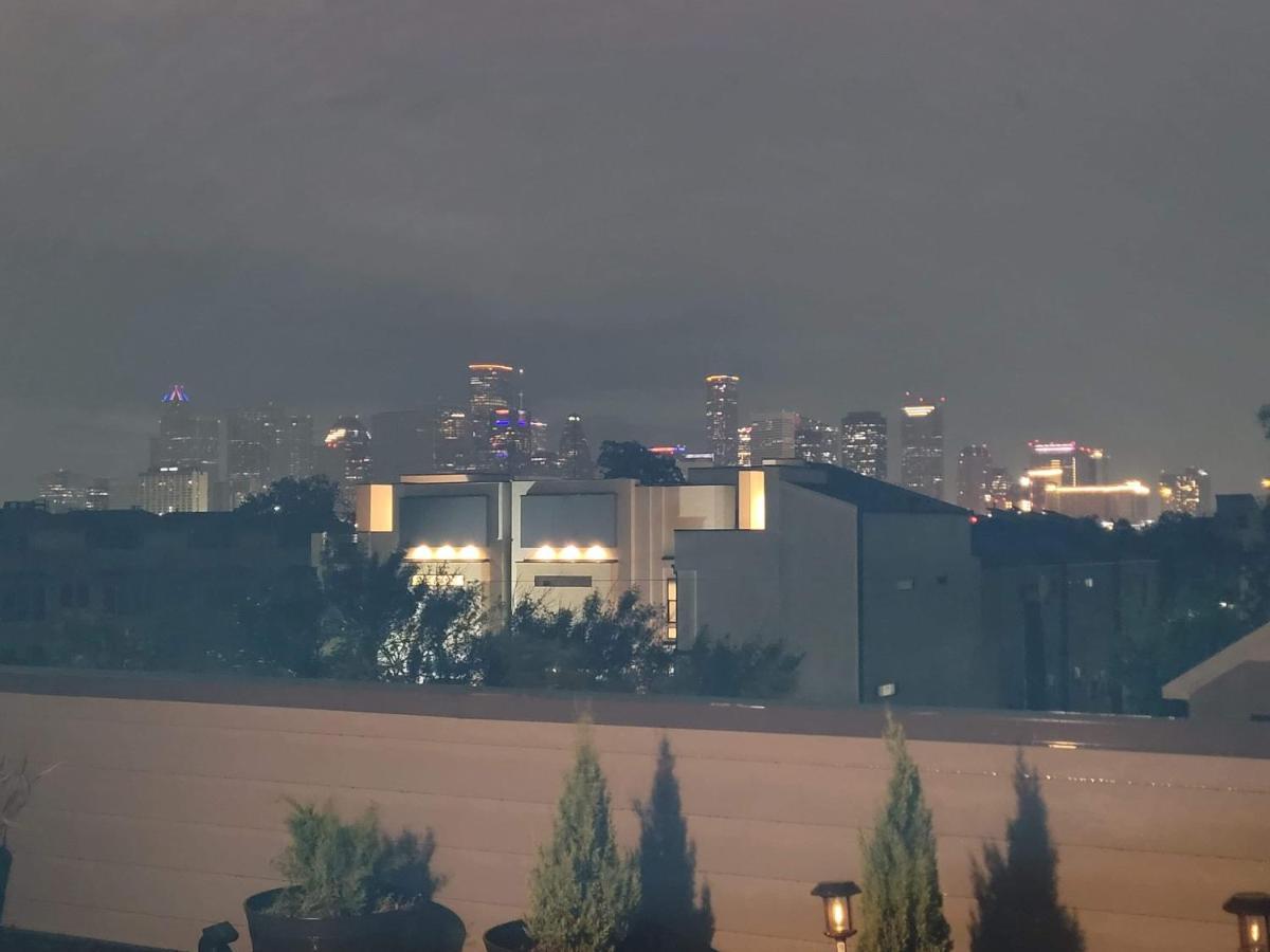 N-E-G Skai Midtown Of Houston Βίλα Εξωτερικό φωτογραφία