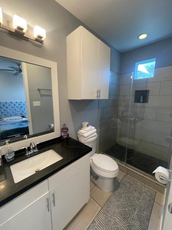N-E-G Skai Midtown Of Houston Βίλα Εξωτερικό φωτογραφία