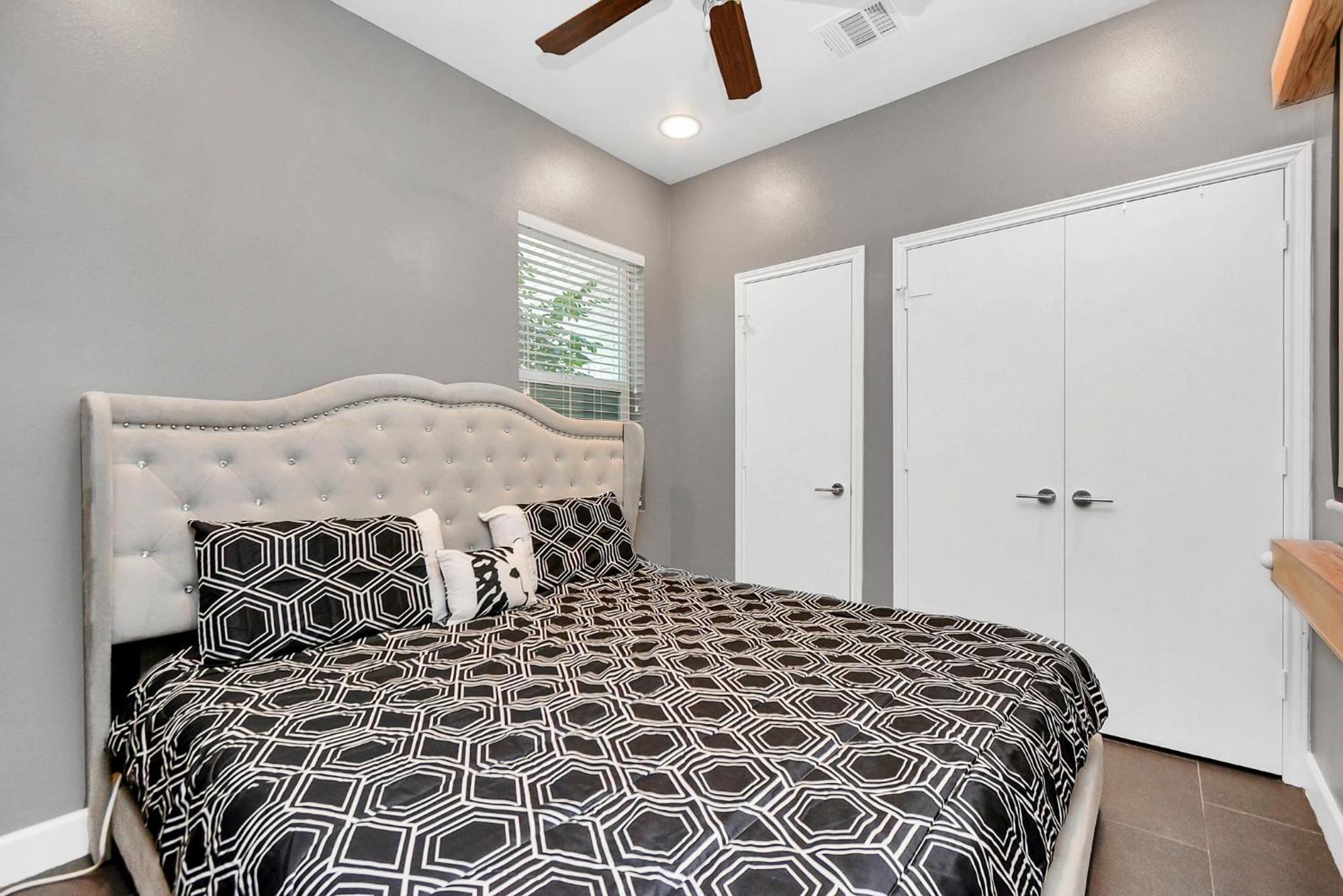 N-E-G Skai Midtown Of Houston Βίλα Εξωτερικό φωτογραφία